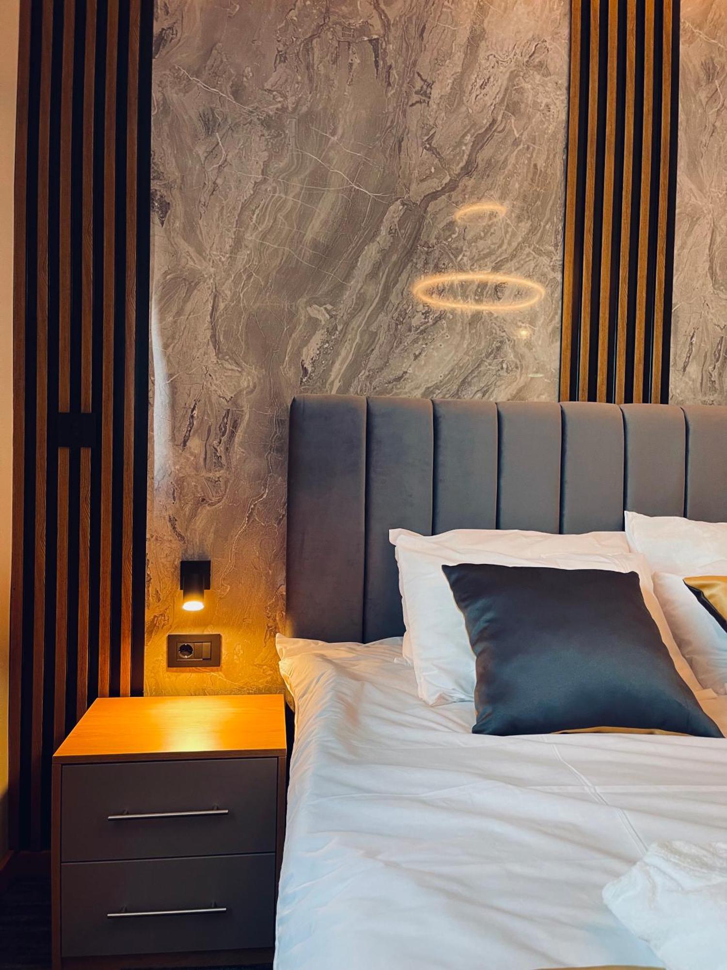 Mozaik Apartments & Spa - Modern 4-Star Apartments With Exclusive Private Spa Wellness In The City Center - Sauna, Jacuzzi, Turkish Bath - Free Parking, Wi-Fi - Rooms & Apartments Чуприя Экстерьер фото