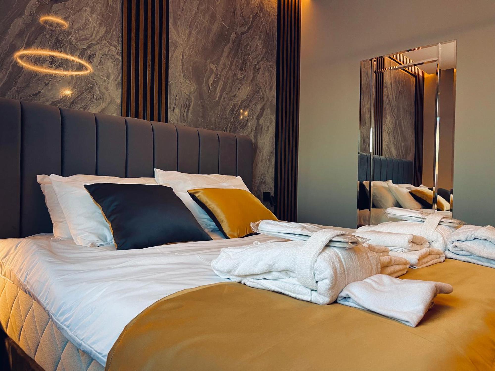 Mozaik Apartments & Spa - Modern 4-Star Apartments With Exclusive Private Spa Wellness In The City Center - Sauna, Jacuzzi, Turkish Bath - Free Parking, Wi-Fi - Rooms & Apartments Чуприя Экстерьер фото