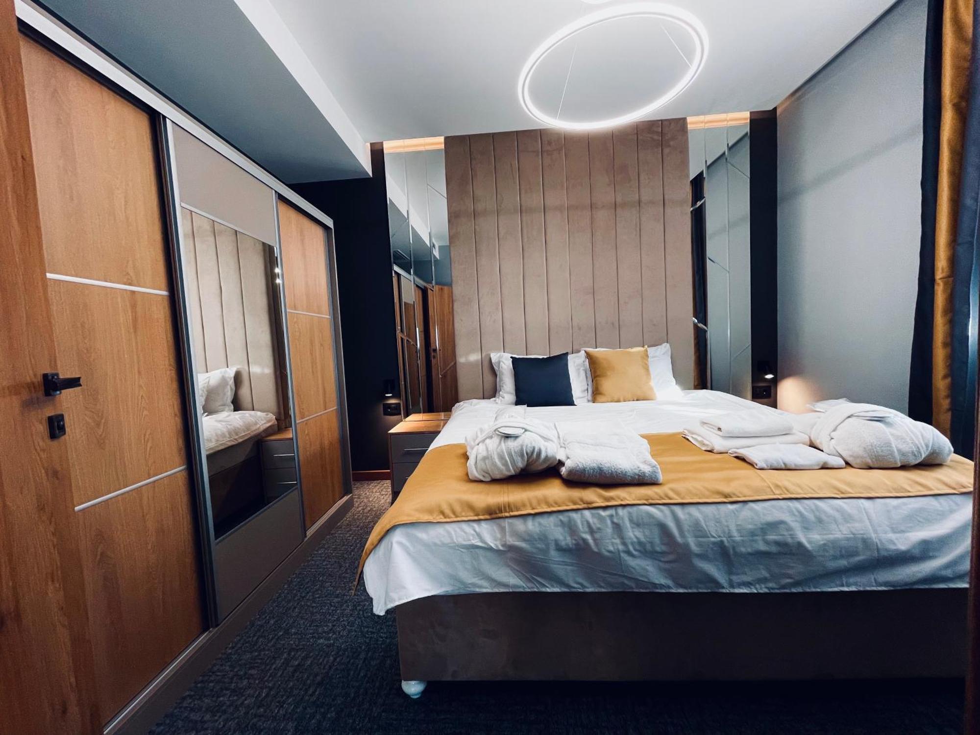 Mozaik Apartments & Spa - Modern 4-Star Apartments With Exclusive Private Spa Wellness In The City Center - Sauna, Jacuzzi, Turkish Bath - Free Parking, Wi-Fi - Rooms & Apartments Чуприя Экстерьер фото